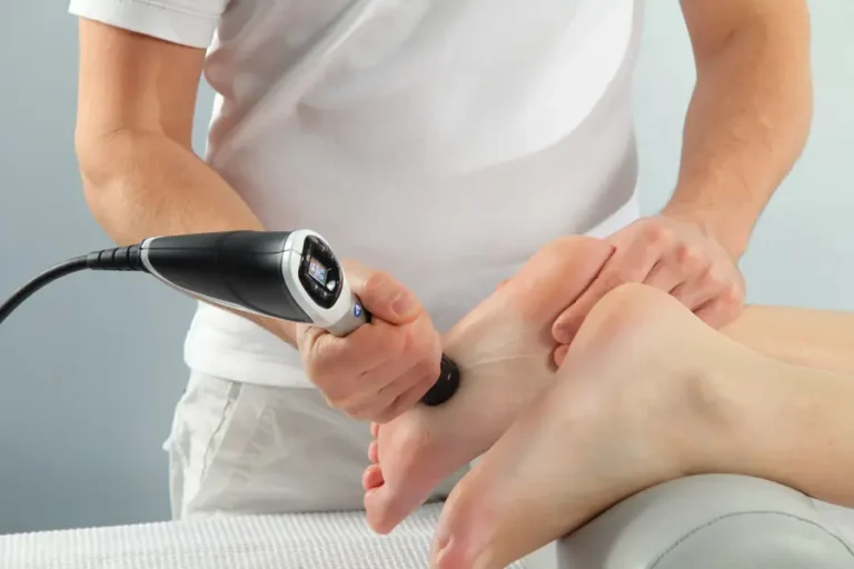 5 Benefits of Shockwave Therapy for Your Heel Pain